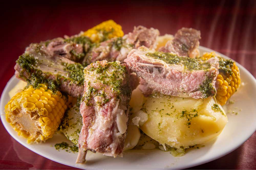 costillas papas y piña